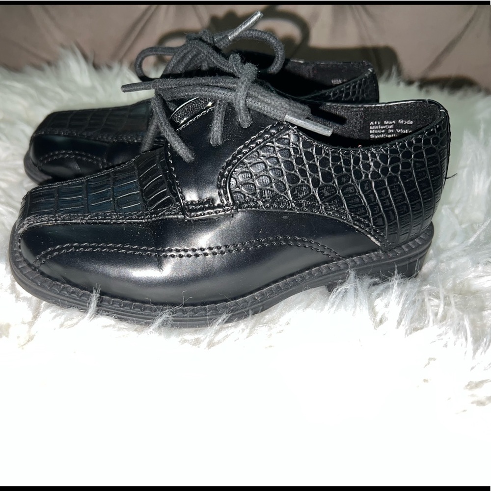 Size 7.5c Stride Rite Black Faux Leather dress shoes - Picture 2 of 5